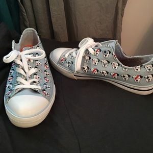 bobs tennis shoes with dogs